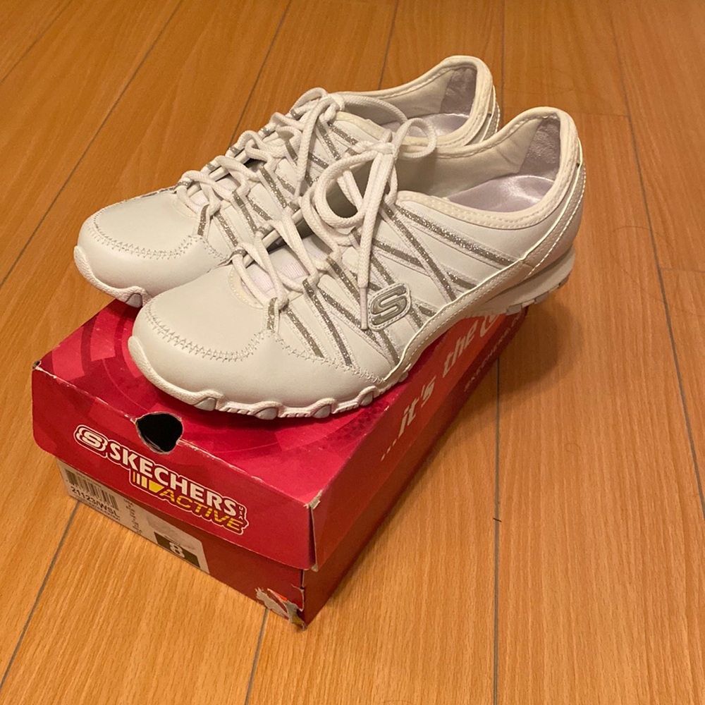 New sketchers sneakers